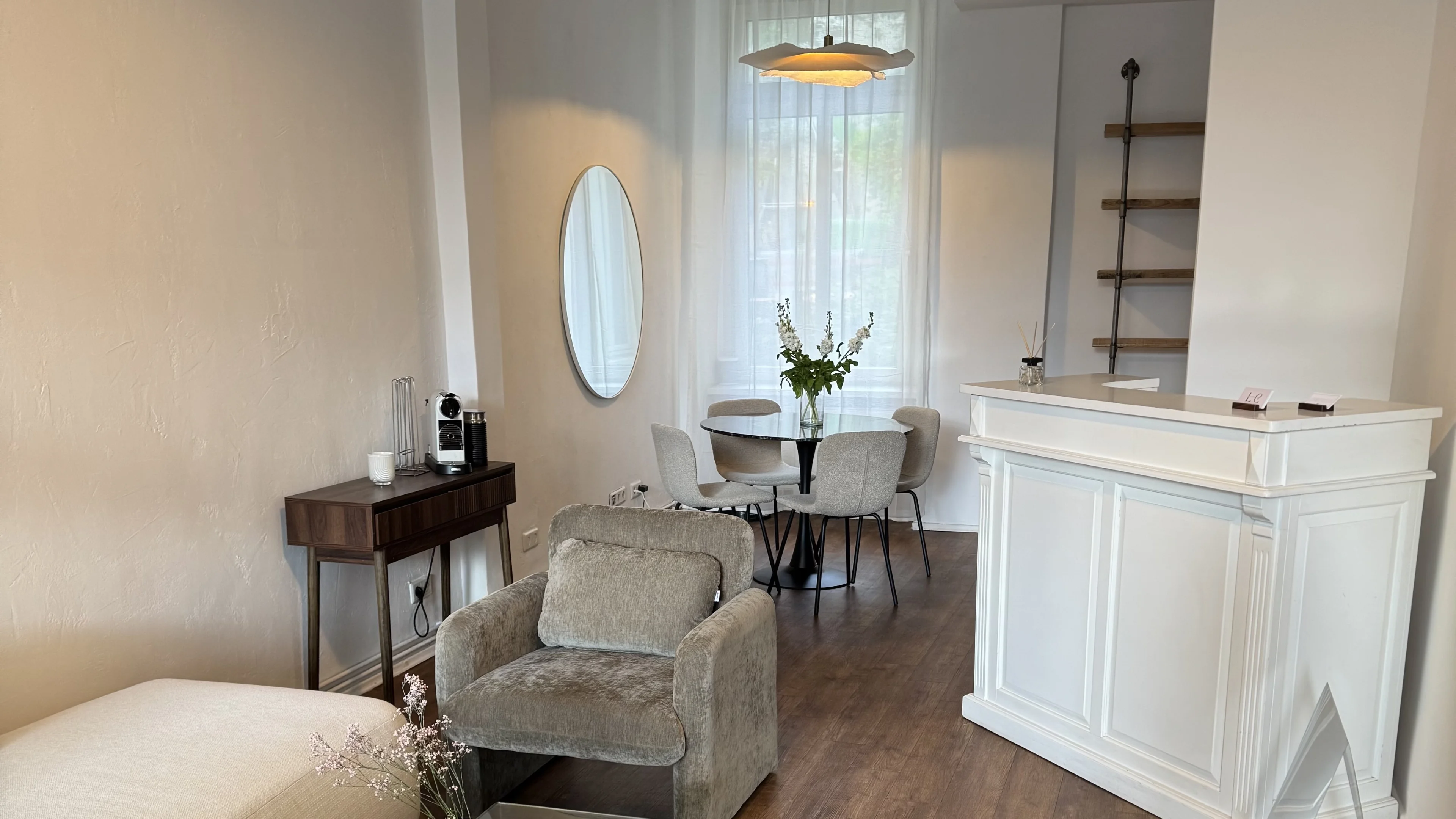 Lizzy Cosmetics Empfang und Wartezimmer